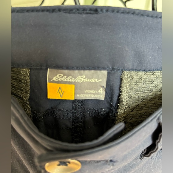 Eddie Bauer navy adventure guide shorts, women’s US size 4. - Picture 3 of 5